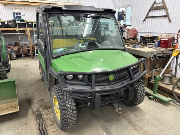 Image of John Deere XUV 835M equipment image 3