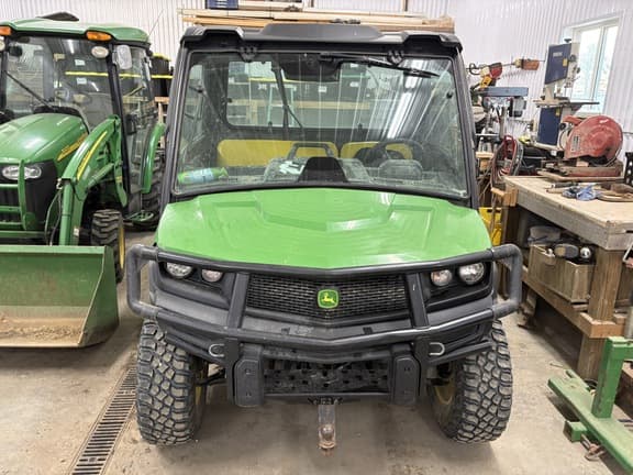 Image of John Deere XUV 835M equipment image 1