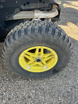 Image of John Deere XUV 835M equipment image 4