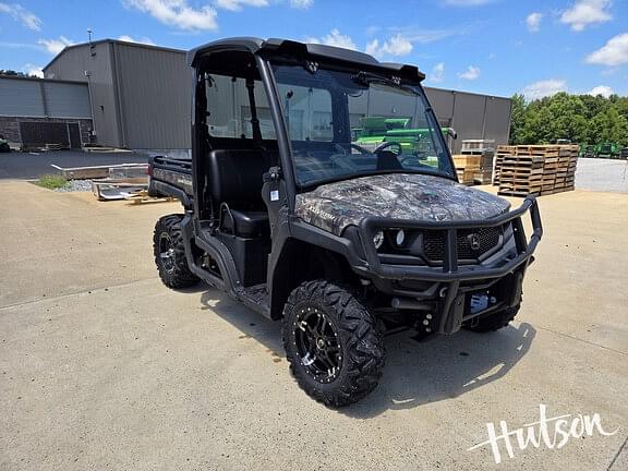 Image of John Deere XUV 835M Primary image