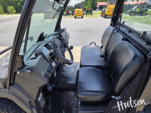 Image of John Deere XUV 835M equipment image 4