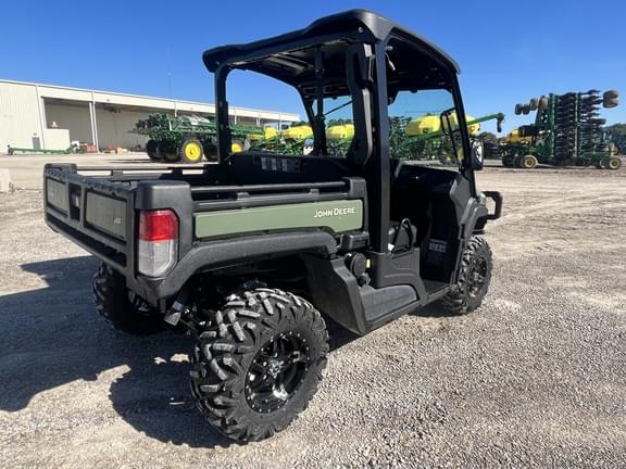 Image of John Deere XUV 835M equipment image 3
