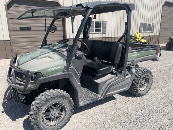 2022 John Deere XUV 835M Equipment Image0