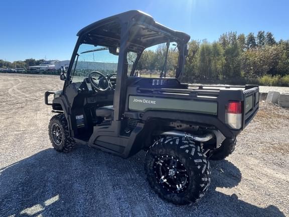 Image of John Deere XUV 835M equipment image 1