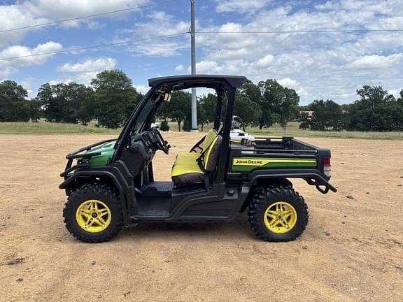 Image of John Deere XUV 835M Primary image