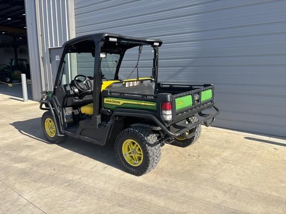 Image of John Deere XUV 835M equipment image 2