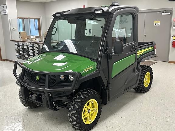 Image of John Deere XUV 835M Primary image