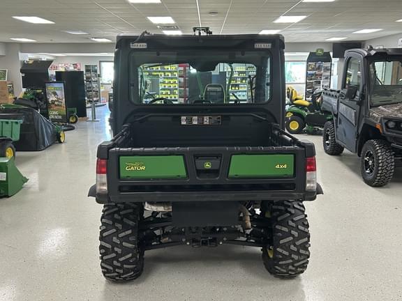 Image of John Deere XUV 835M equipment image 4