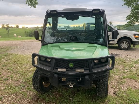 Image of John Deere XUV 835M equipment image 1