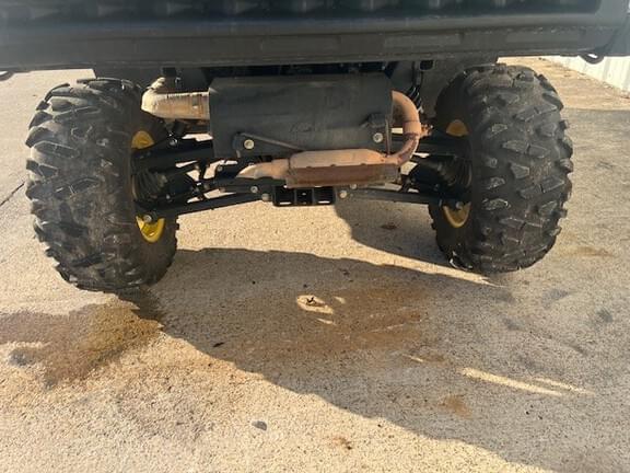 Image of John Deere XUV 835M equipment image 1