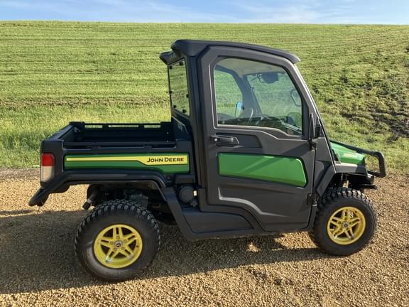 Image of John Deere XUV 835M equipment image 4