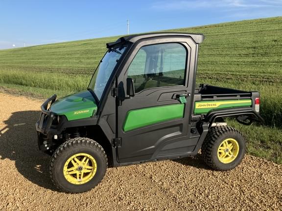 Image of John Deere XUV 835M equipment image 1