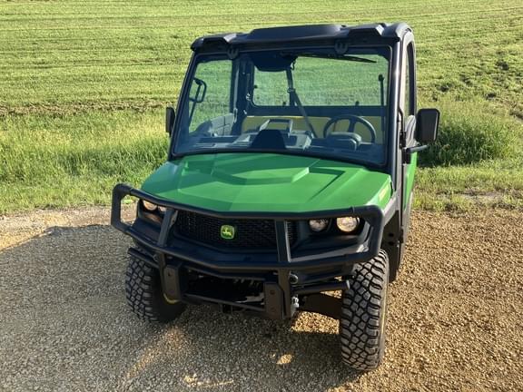 Image of John Deere XUV 835M equipment image 2