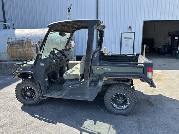 Image of John Deere XUV 835M equipment image 2