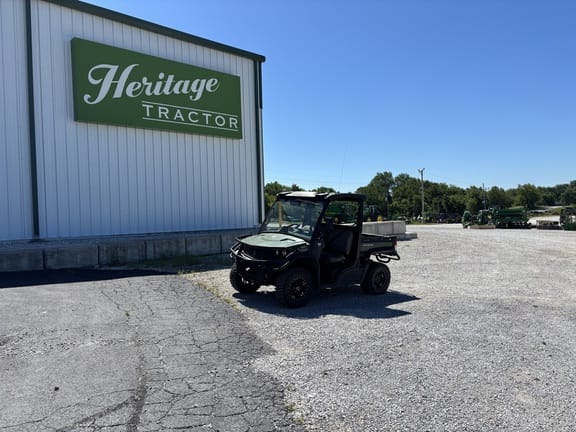 2022 John Deere XUV 835M Equipment Image0