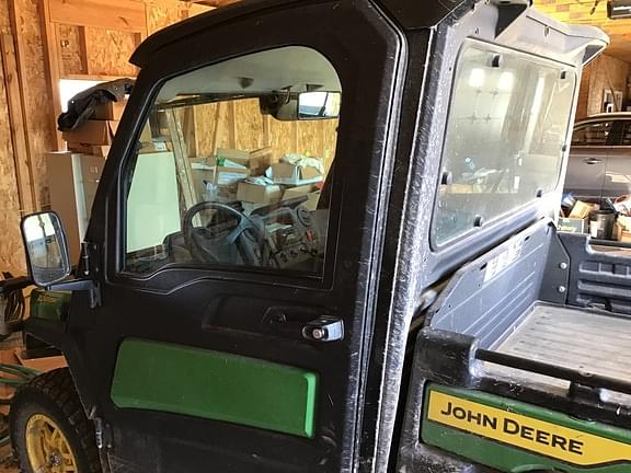 Image of John Deere XUV 835M equipment image 1