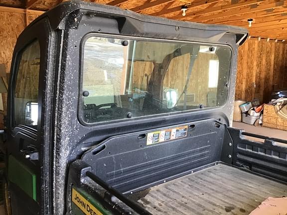 Image of John Deere XUV 835M equipment image 4