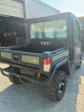 Image of John Deere XUV 835M equipment image 1
