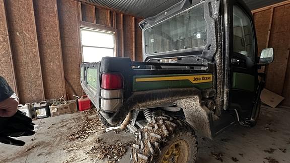 Image of John Deere XUV 835M equipment image 4