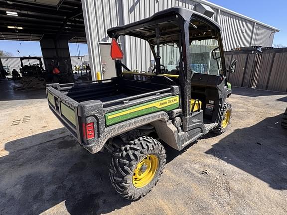 Image of John Deere XUV 835M equipment image 2