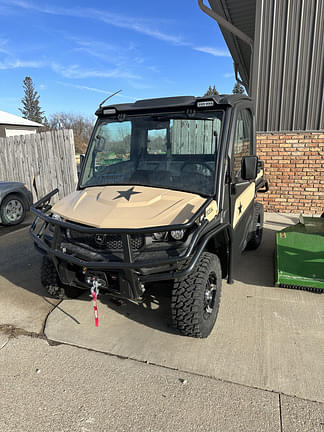 Image of John Deere XUV 835M Honor Edition equipment image 2