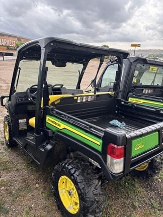 Image of John Deere XUV 835M equipment image 2