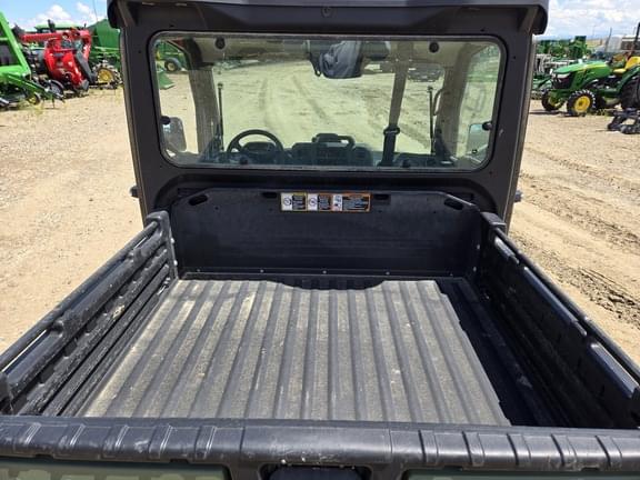 Image of John Deere XUV 835M equipment image 4