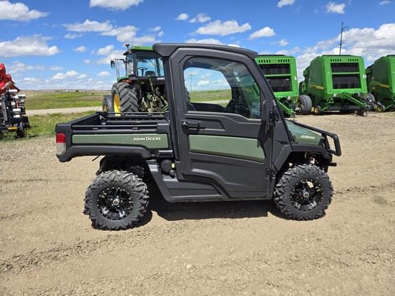 Image of John Deere XUV 835M equipment image 1