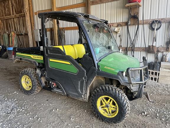 Image of John Deere XUV 835M Primary image