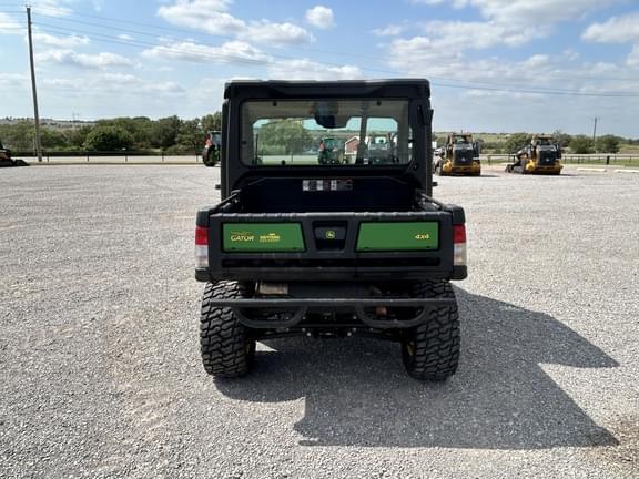 Image of John Deere XUV 835M equipment image 3
