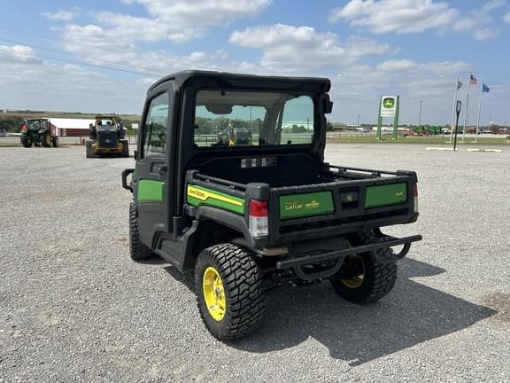 Image of John Deere XUV 835M equipment image 2