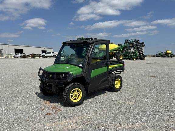 Image of John Deere XUV 835M Primary image