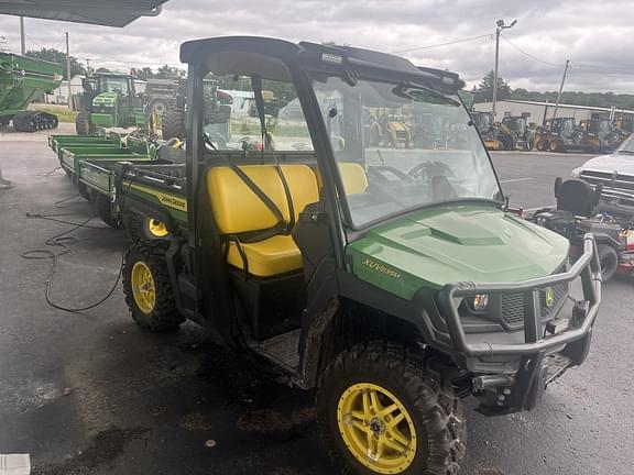 Image of John Deere XUV 835M equipment image 4