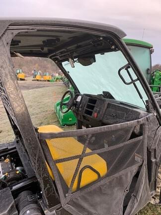 Image of John Deere XUV 835M equipment image 3