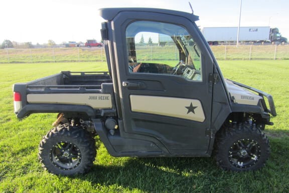 Main image John Deere XUV 835M Honor Edition