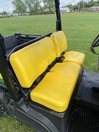 Image of John Deere XUV 835M equipment image 4