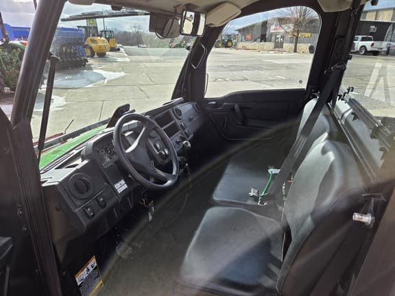Image of John Deere XUV 835M equipment image 3