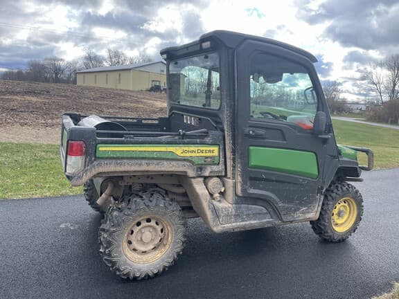 Image of John Deere XUV 835M equipment image 2