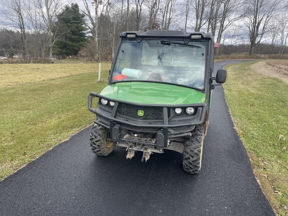 Image of John Deere XUV 835M equipment image 1