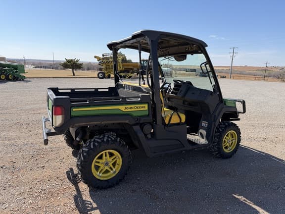 Image of John Deere XUV 835M equipment image 3