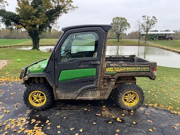 Image of John Deere XUV 835M Primary image