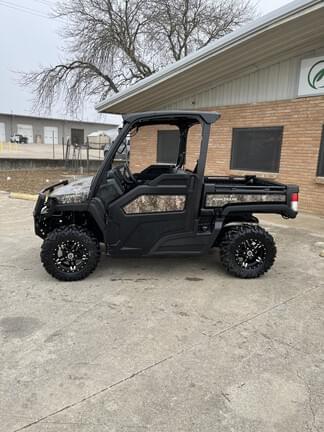 Image of John Deere XUV 835M equipment image 2