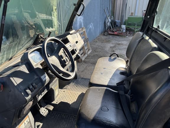 Image of John Deere XUV 835M equipment image 3