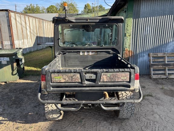 Image of John Deere XUV 835M equipment image 1