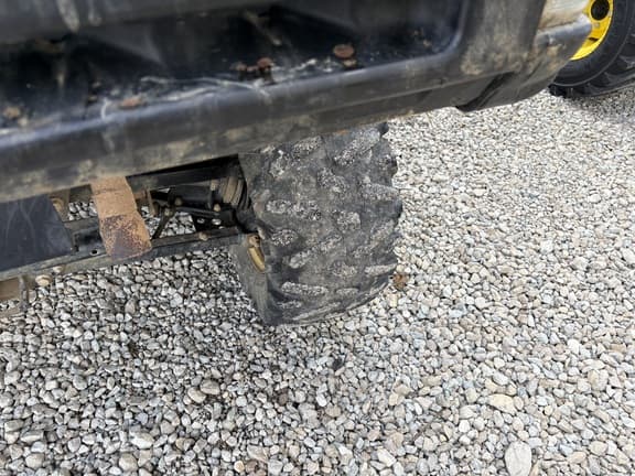 Image of John Deere XUV 835M equipment image 3