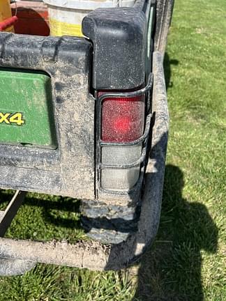 Image of John Deere XUV 835M equipment image 2