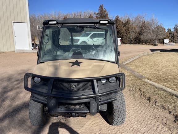 Image of John Deere XUV 835M equipment image 2