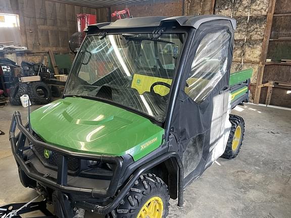 Image of John Deere XUV 835M equipment image 2