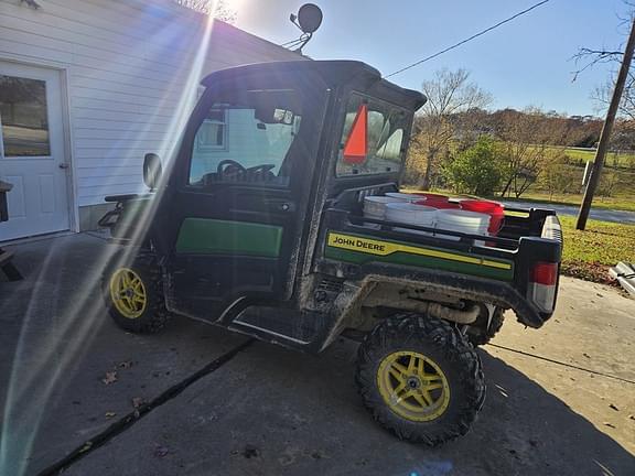 Image of John Deere XUV 835M equipment image 1