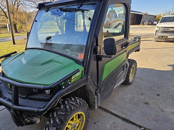 Image of John Deere XUV 835M equipment image 2